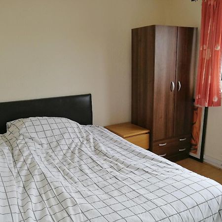 A Double Bedroom Near Glasgow City Centre Not In Great Condition Suitable For Short Stay Luaran gambar