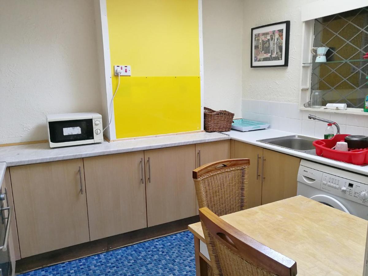 A Double Bedroom Near Glasgow City Centre Not In Great Condition Suitable For Short Stay Luaran gambar