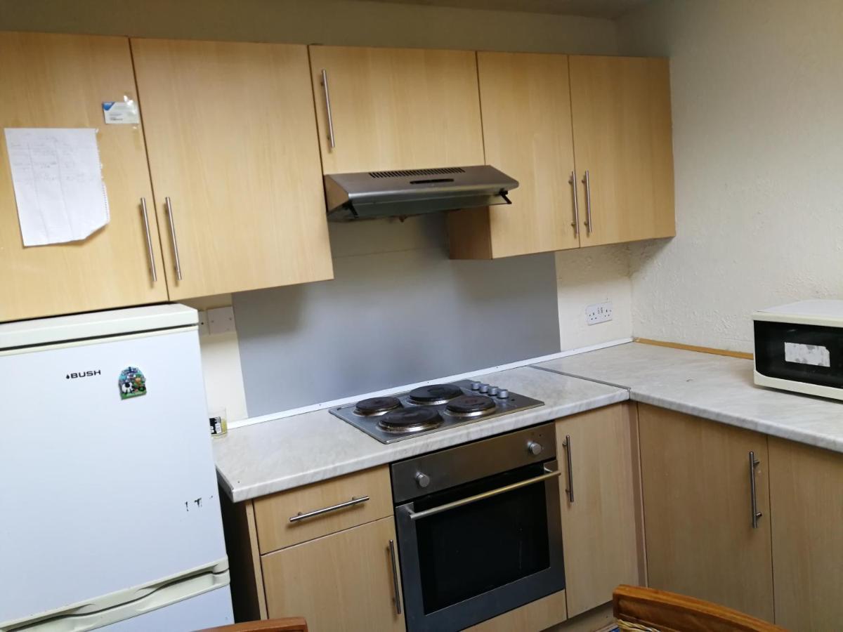 A Double Bedroom Near Glasgow City Centre Not In Great Condition Suitable For Short Stay Luaran gambar