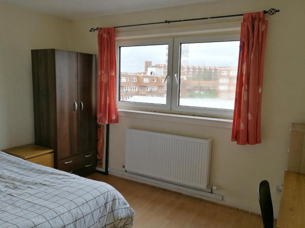 A Double Bedroom Near Glasgow City Centre Not In Great Condition Suitable For Short Stay Luaran gambar